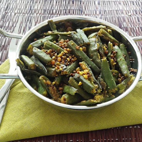 Fried okra with black lentils