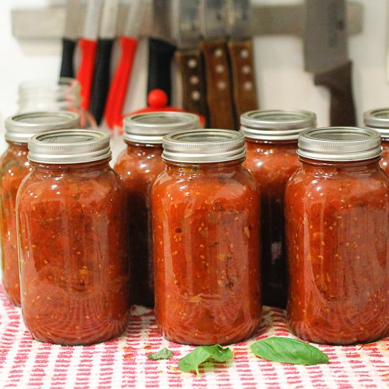 Chunky tomato sauce for canning