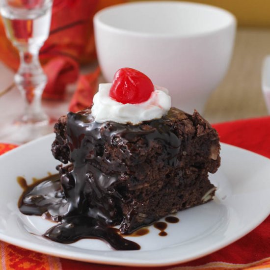 Brownies with Almonds and Hot Fudge