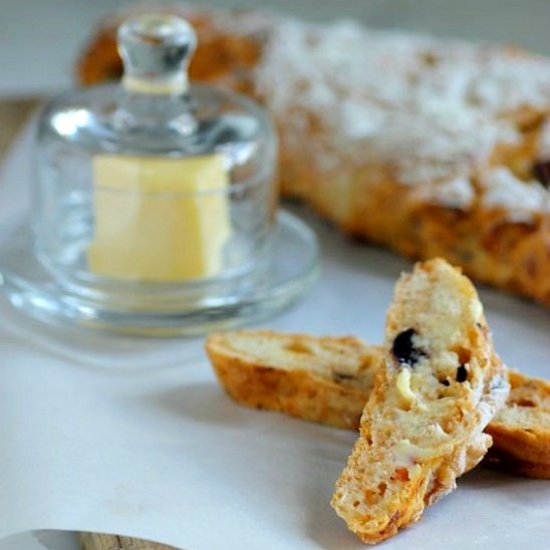 Tomato Bread with Olives