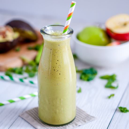 Avocado and Kale Green Smoothie