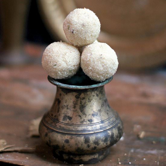 Rava Ladoo