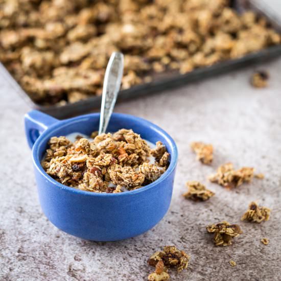 Savory Curry Cashew Granola