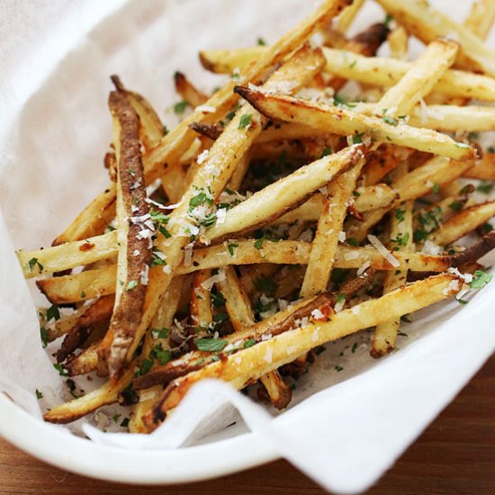 Skinny Garlic Parmesan Fries