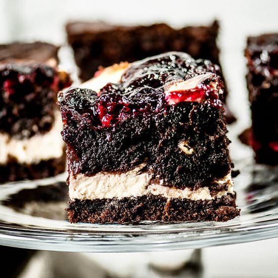 Chocolate Layer Cake With Cream