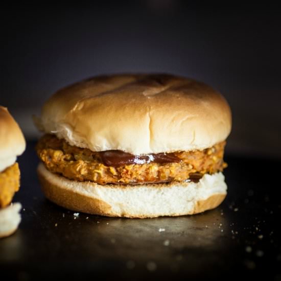 CHIPOTLE MAPLE SWEET POTATO BURGERS