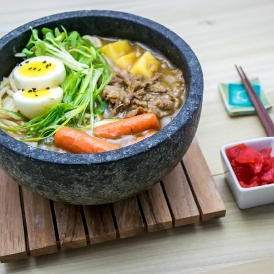 Curry Udon in a Stone Pot