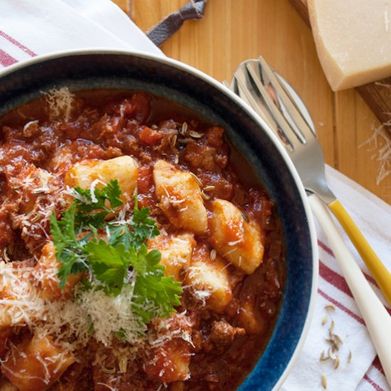 Slow cooker pasta meat sauce