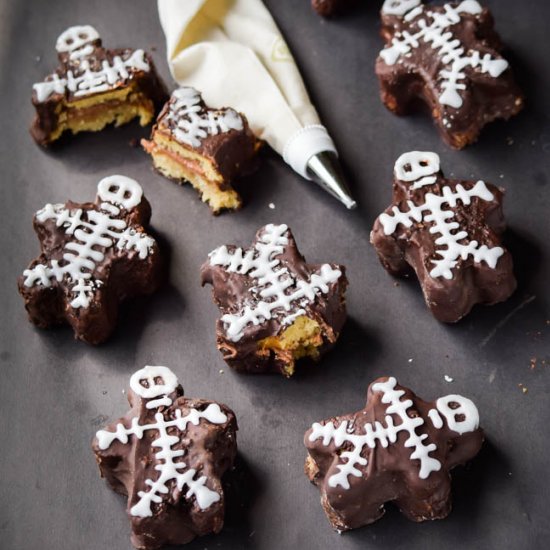 Nutella Cream Skeleton Cakes