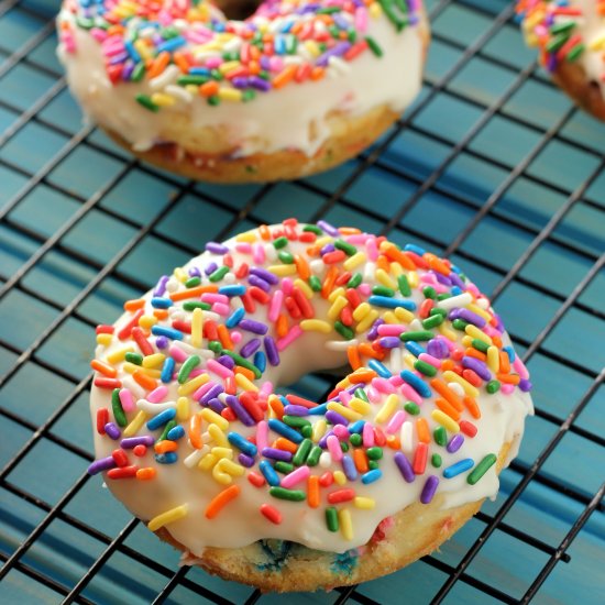 Baked Funfetti Cake Donuts