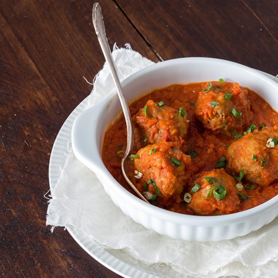 Meatballs in tomato sauce