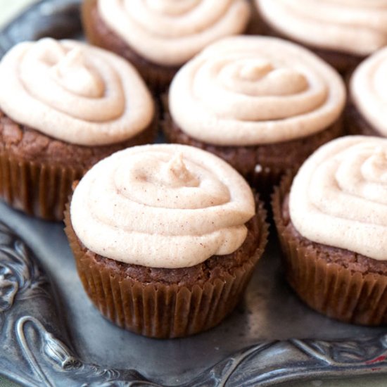 Cinnamon Applesauce Cupcakes