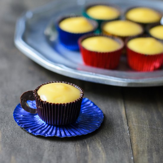 Lemoncurd in Chocolate cups