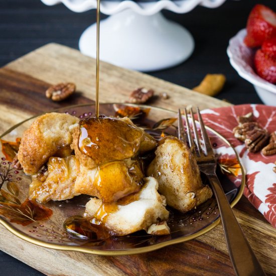 Maple Pecan Skillet Monkey Bread