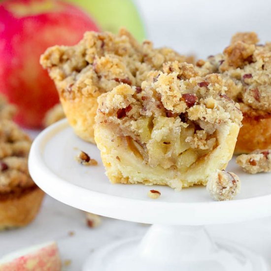 Mini Apple Pecan Crumble Pies