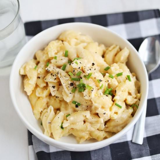 Creamy Garlic Mac & Cheese