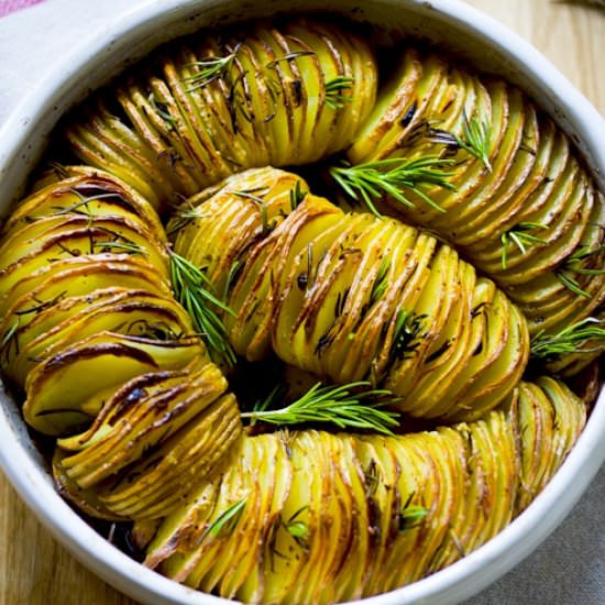 Rosemary garlic hasselback potatoes