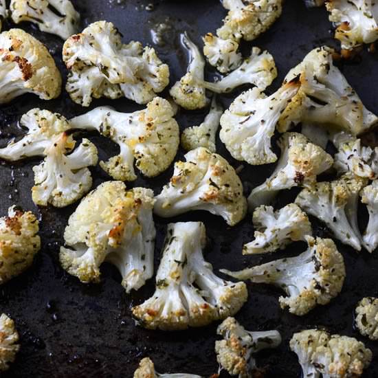 Garlic Parmesan Roasted Cauliflower