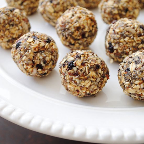 No-Bake Healthy Cookie Balls