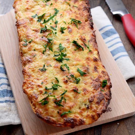 Roasted Garlic Smoked Cheese Bread