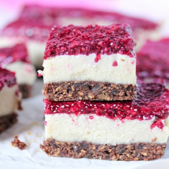 Raw vegan raspberry cheesecake