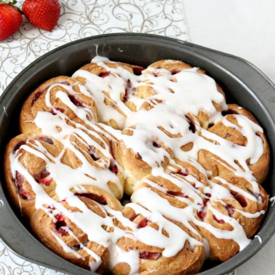 mini strawberry sweet rolls