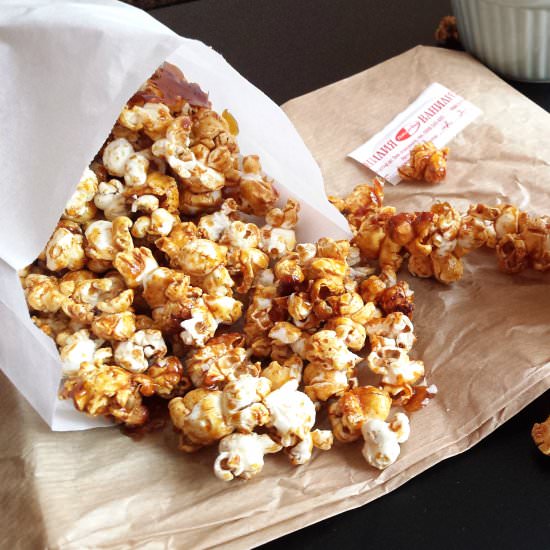 Crunchy caramel vanilla popcorn