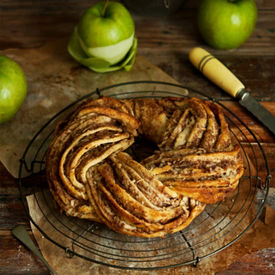 Apple Cinnamon Wreath