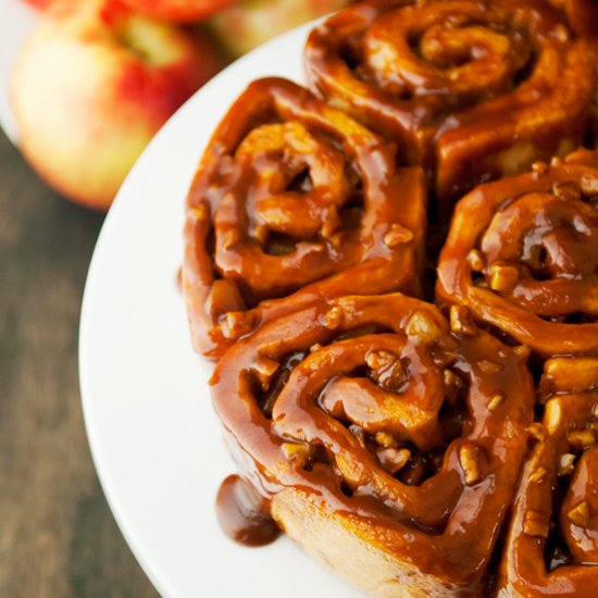 Cider Caramel Apple Cinnamon Rolls