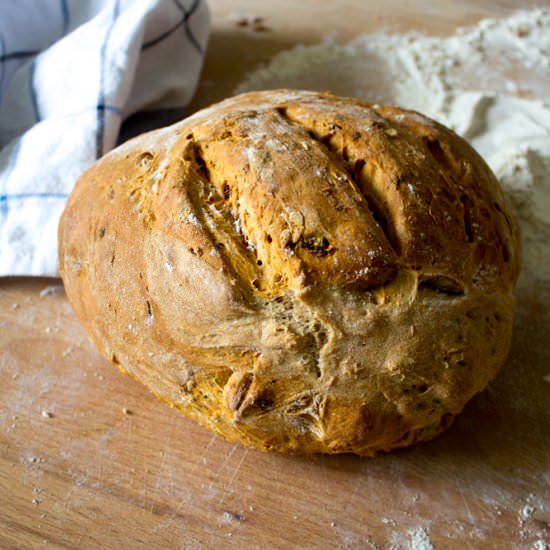 Dried tomato bread