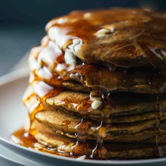 Simple Cinnamon Pumpkin Pancakes