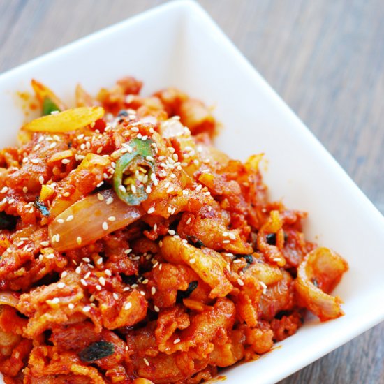 Jeyuk Bokkeum – Stir-Fry Spicy Pork