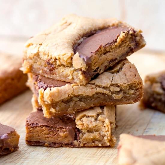 Peanut Butter Cup Chewy Blondies