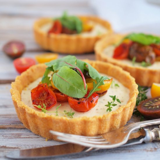 Tomato tart with polenta crust