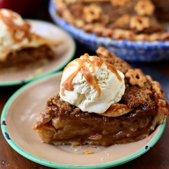 Apple Cinnamon Crumb Pie