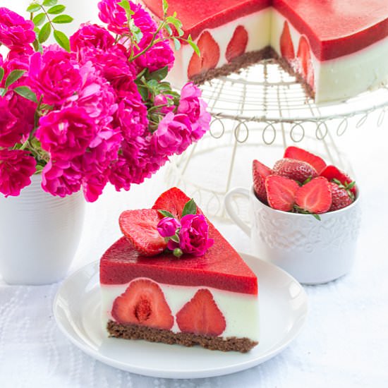 Yogurt cake with strawberries