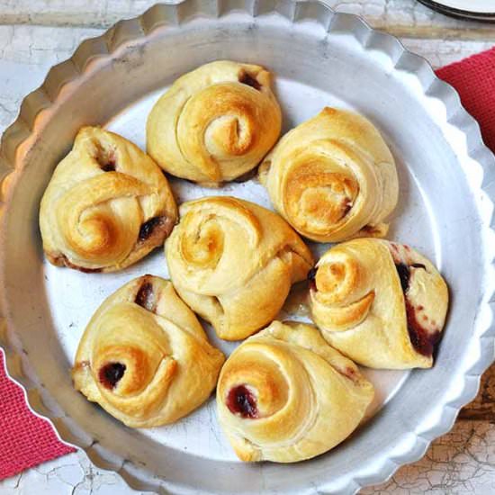 Lingonberry Brie Knots