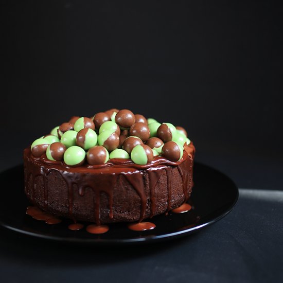 Minty & super moist chocolate cake