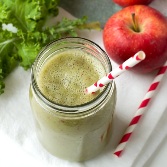 Apple Kale Green Smoothie