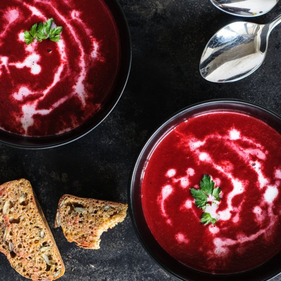 Vegan beetroot soup