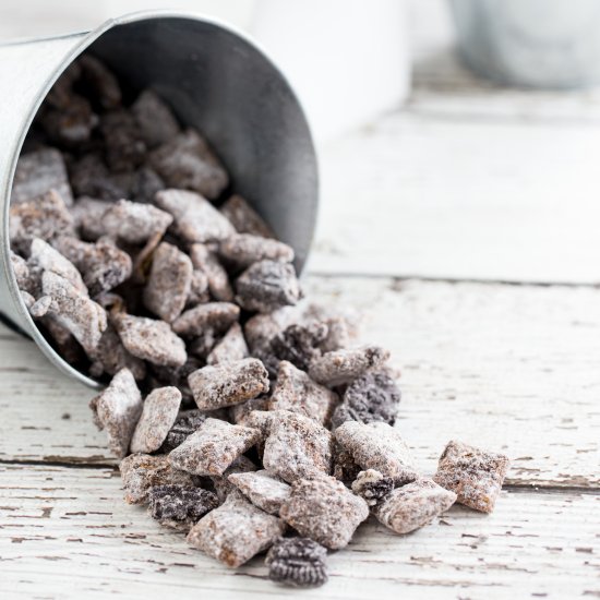 Cookies and Cream Muddy Buddies