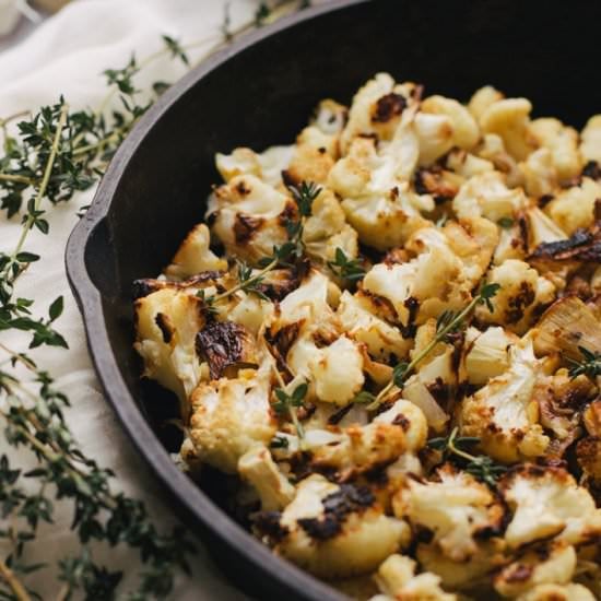 Easy Garlic Roasted Cauliflower