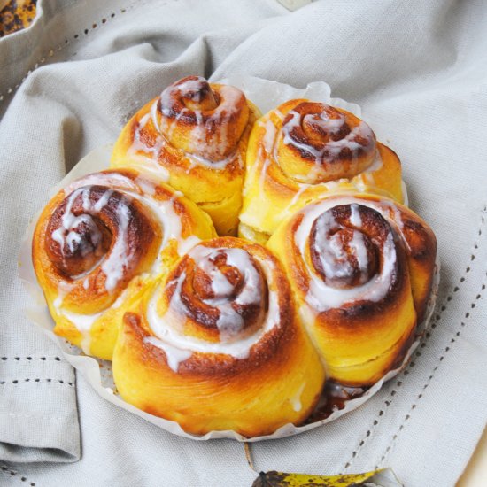 Sweet Pumpkin Rolls