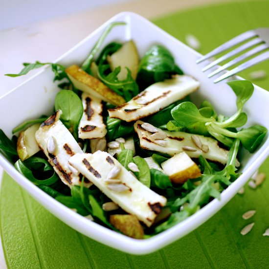 Grilled Halloumi & Pear salad