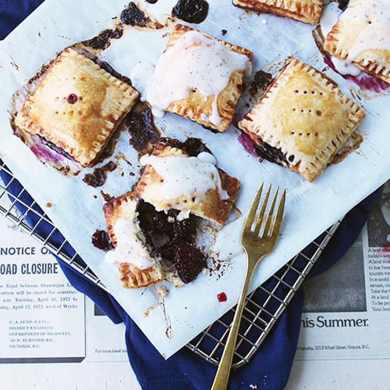 Blackberry Earl Grey Tea Pocket Pie