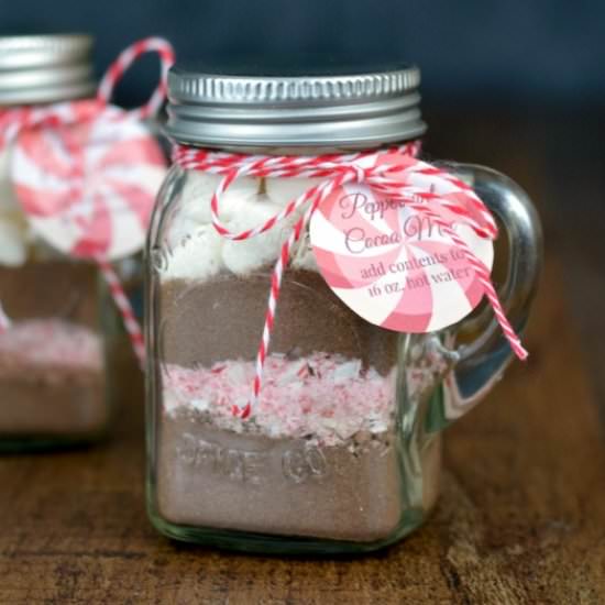 Peppermint Hot Cocoa in Mini Jars