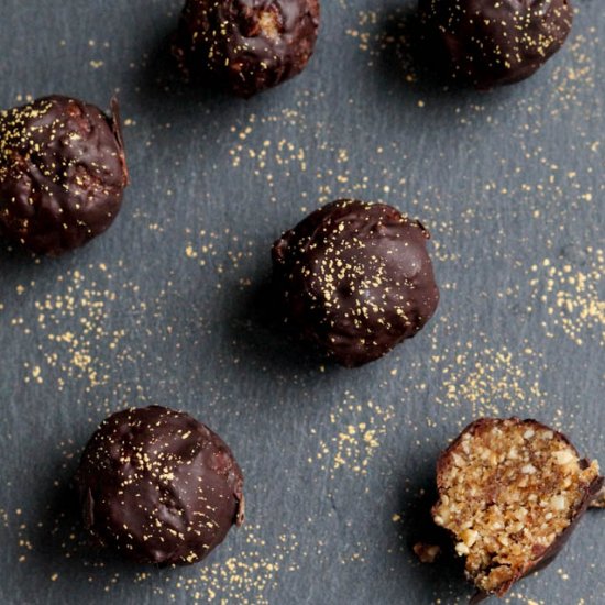 Healthy Snickers Balls