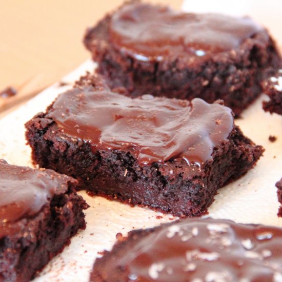 Fudgy Vegan Beetroot Brownies