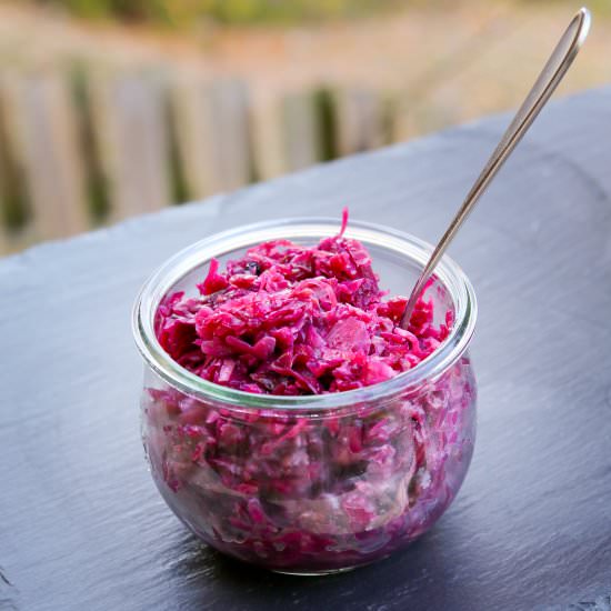 Red Sauerkraut with Apple & Cloves