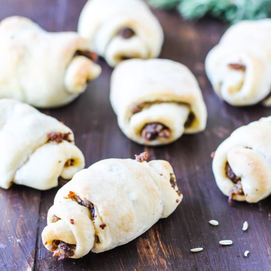 2-Ingredient Sausage Rolls